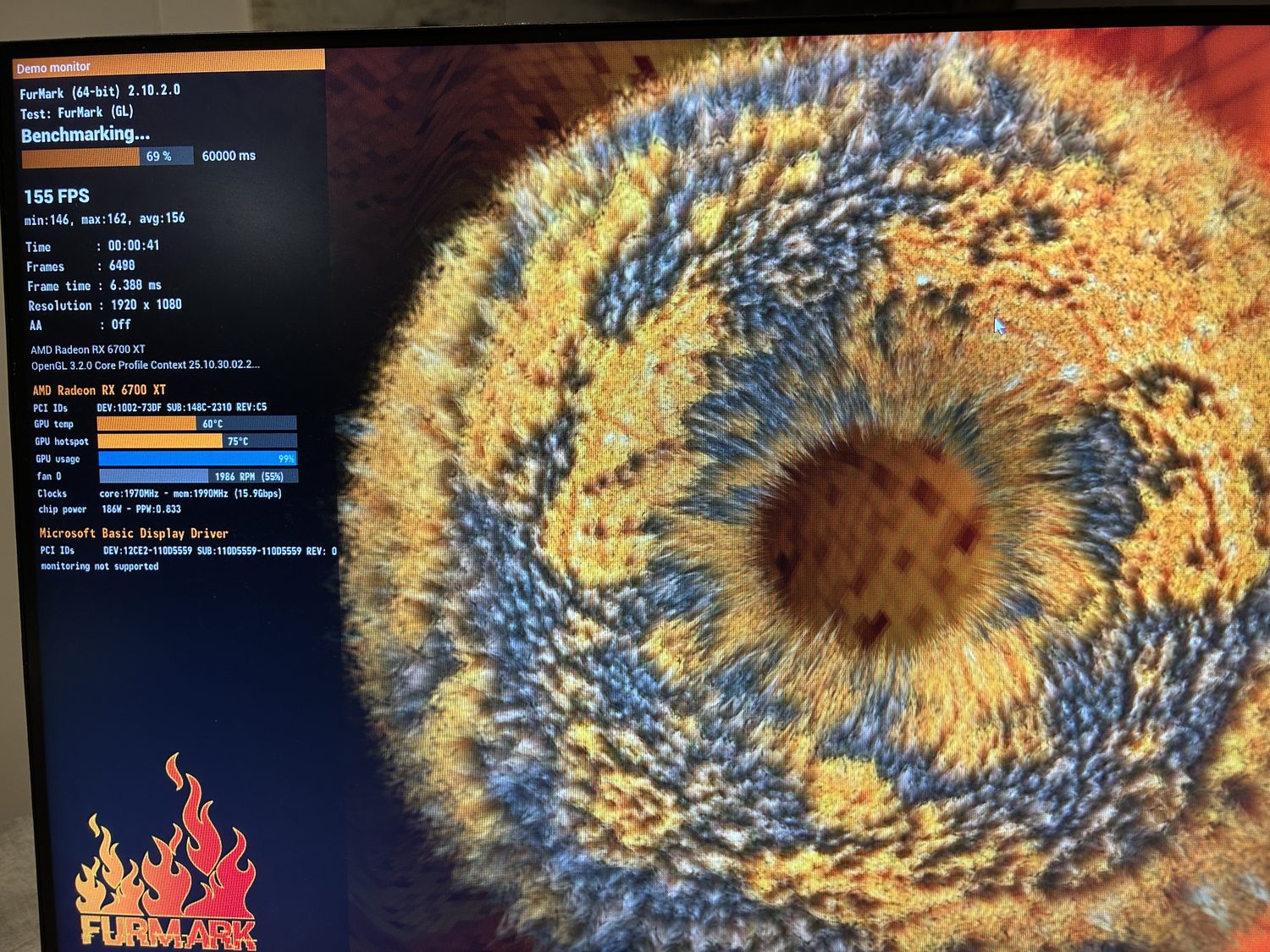 Test de stress FurMark sur une RX 6700 XT lors du reconditionnement